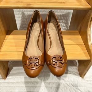 NEVER WORN Tory Burch Wedge Heel